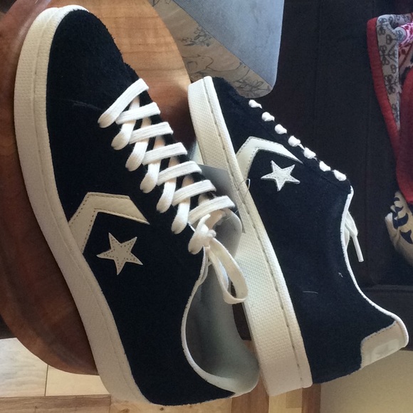 NWT unisex Converse shoes,, - Picture 4 of 8
